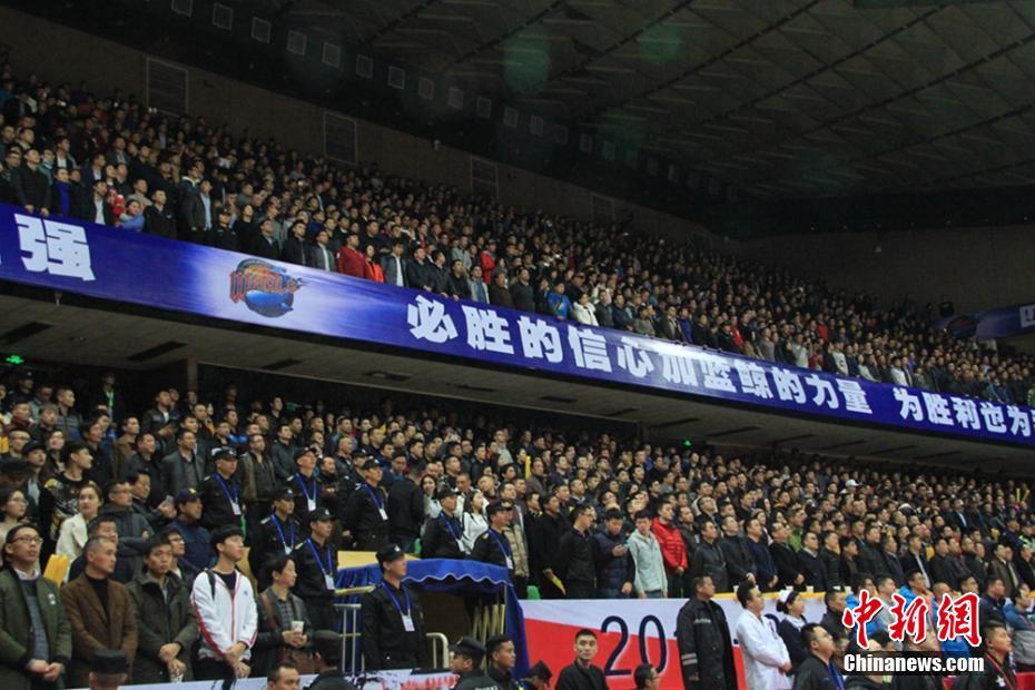  波鸿主场灯光故障，与美因茨比赛延期引争议  