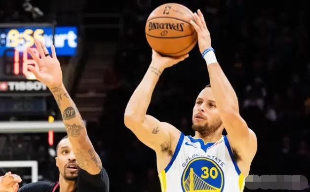  库里单场命中十记三分，勇士大胜鹈鹕  